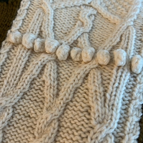 Lamatta hand knit sweater - Picture 4 of 5